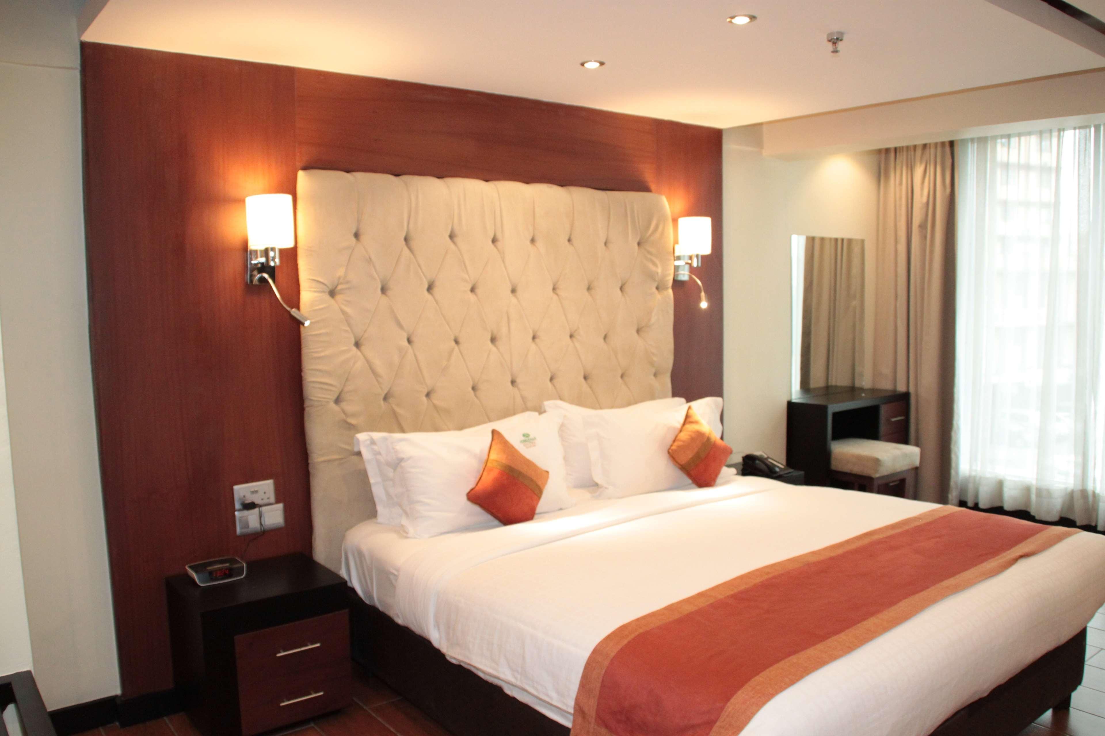 Western Le Loch Hotel 3*
